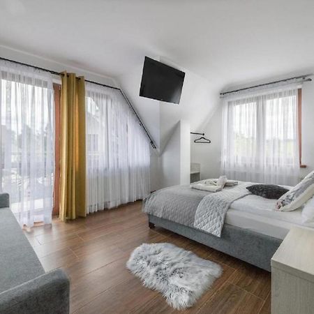 Bialy Jelen Z Basenem I Jacuzzi Bed & Breakfast Ostrowsko Екстериор снимка
