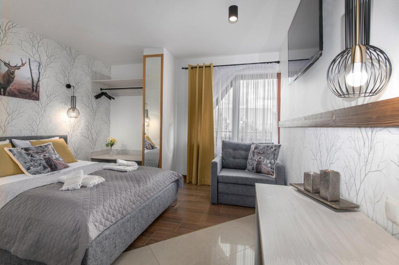 Bialy Jelen Z Basenem I Jacuzzi Bed & Breakfast Ostrowsko Екстериор снимка