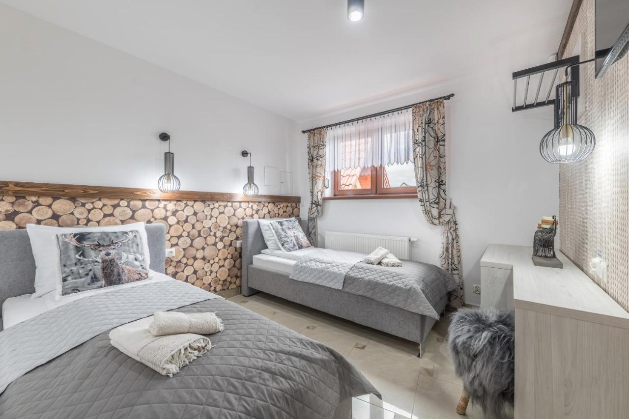 Bialy Jelen Z Basenem I Jacuzzi Bed & Breakfast Ostrowsko Екстериор снимка