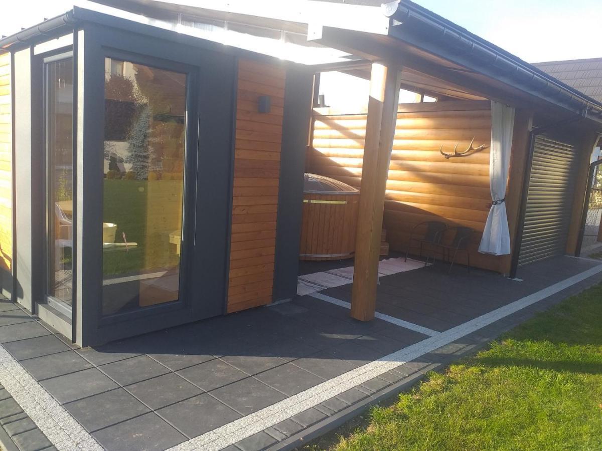 Bialy Jelen Z Basenem I Jacuzzi Bed & Breakfast Ostrowsko Екстериор снимка